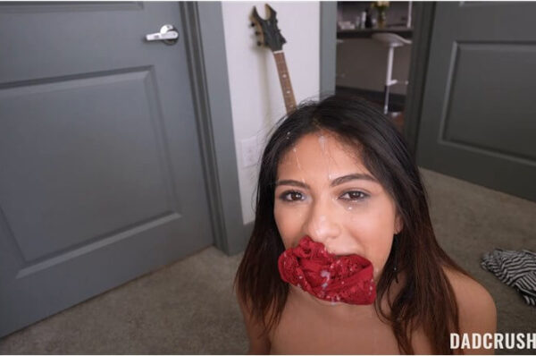 Reyna Belle Porn - Daddy spoiled my pussy