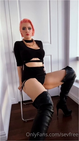 Seviria Cosplay onlyfans ppv - Tease in black boots